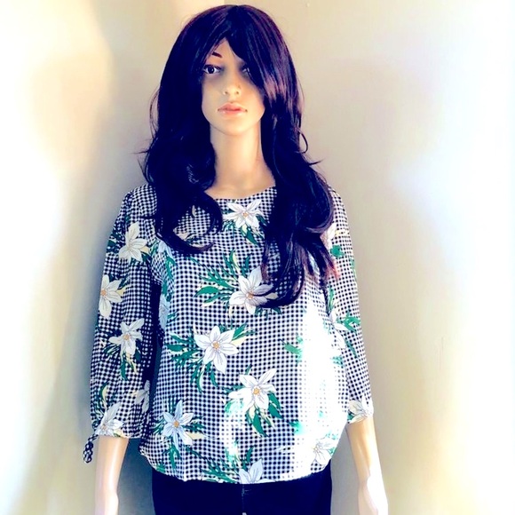 Grifflin Paris Tops - Lightweight Floral Quarter Length Sleeve Top